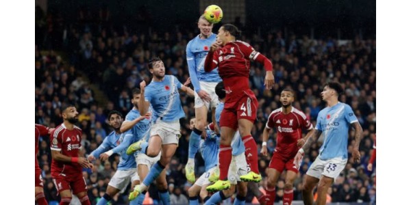 Manchester City esti Liverpoolia tekemästä maalia Manchester City esti Liverpoolia tekemästä maalia